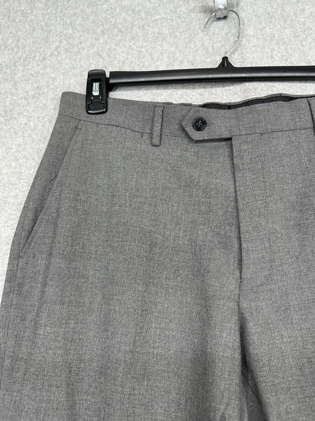 IZOD Suit Mens Size 38R 32x33 Gray Classic Fit Straight Leg Stretch PreOwn 2-Pc