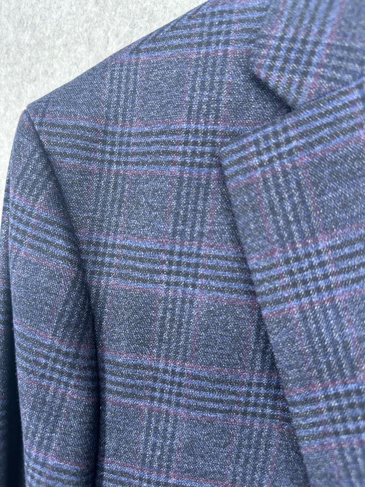 Tommy Hilfiger Sport Coat Mens Size 42L Navy Blue Plaid Pattern Modern Fit NWOT