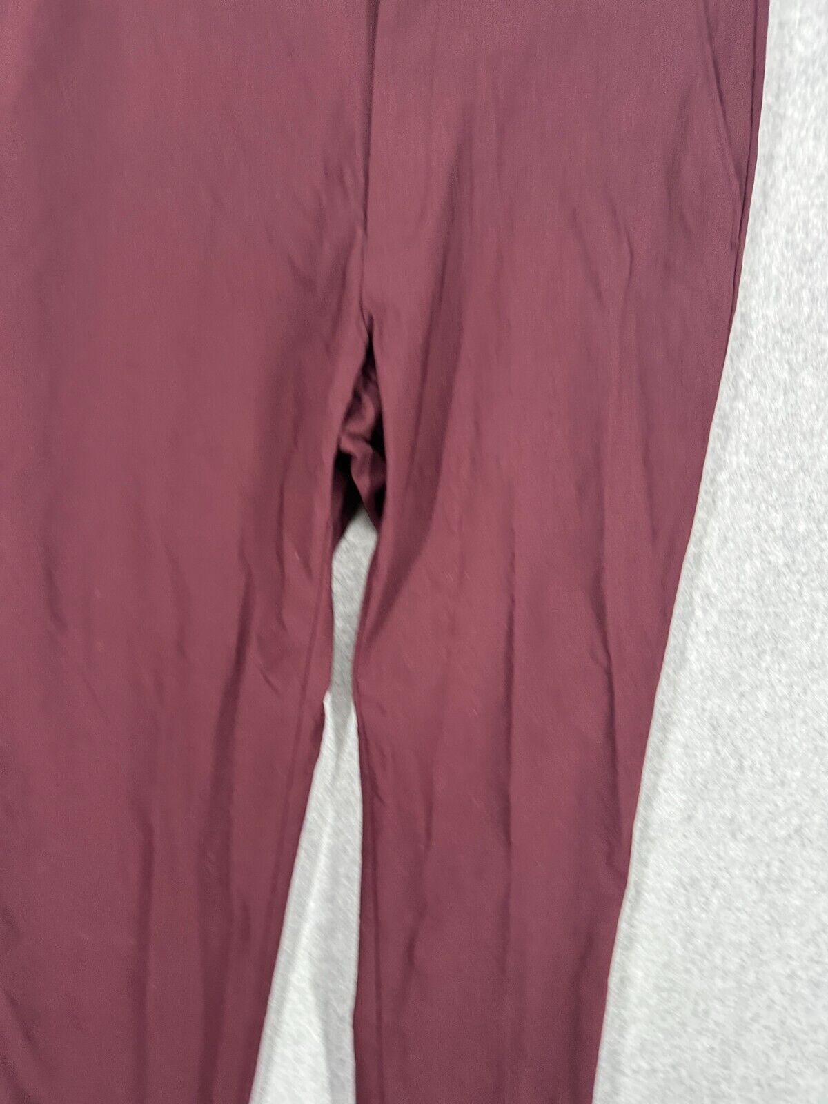 TOMMY HILFIGER Dress Pants Mens Size 32x34 Burgundy Solid Stretch Performance