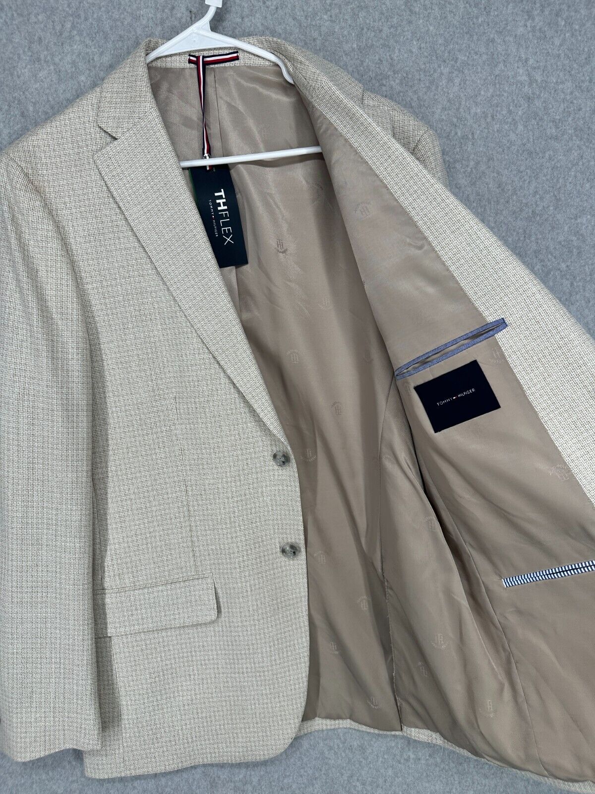 Tommy Hilfiger Sport Coat Size 40R White Tan Check & 32x30 Brown Pants Suit Set