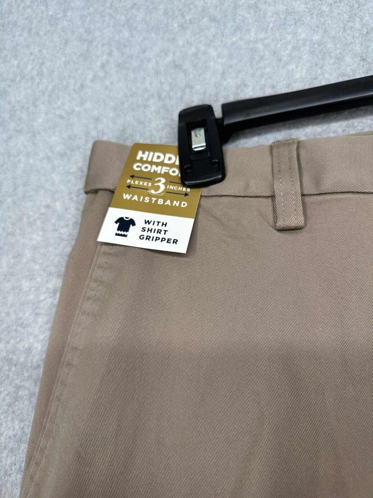 Haggar Khaki Pants Mens Size 34x29 Classic Fit 2 Way Stretch Wrinkle Resistant