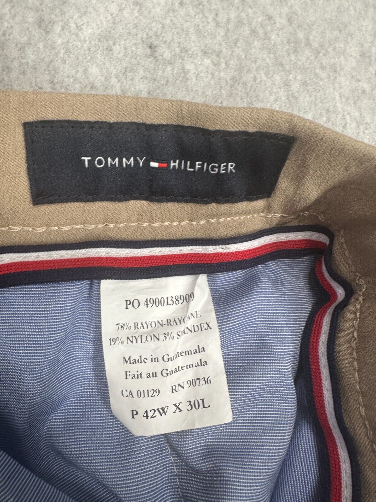 TOMMY HILFIGER Performance Pants Mens Size 42x30 Tan Modern Fit TH Flex Stretch