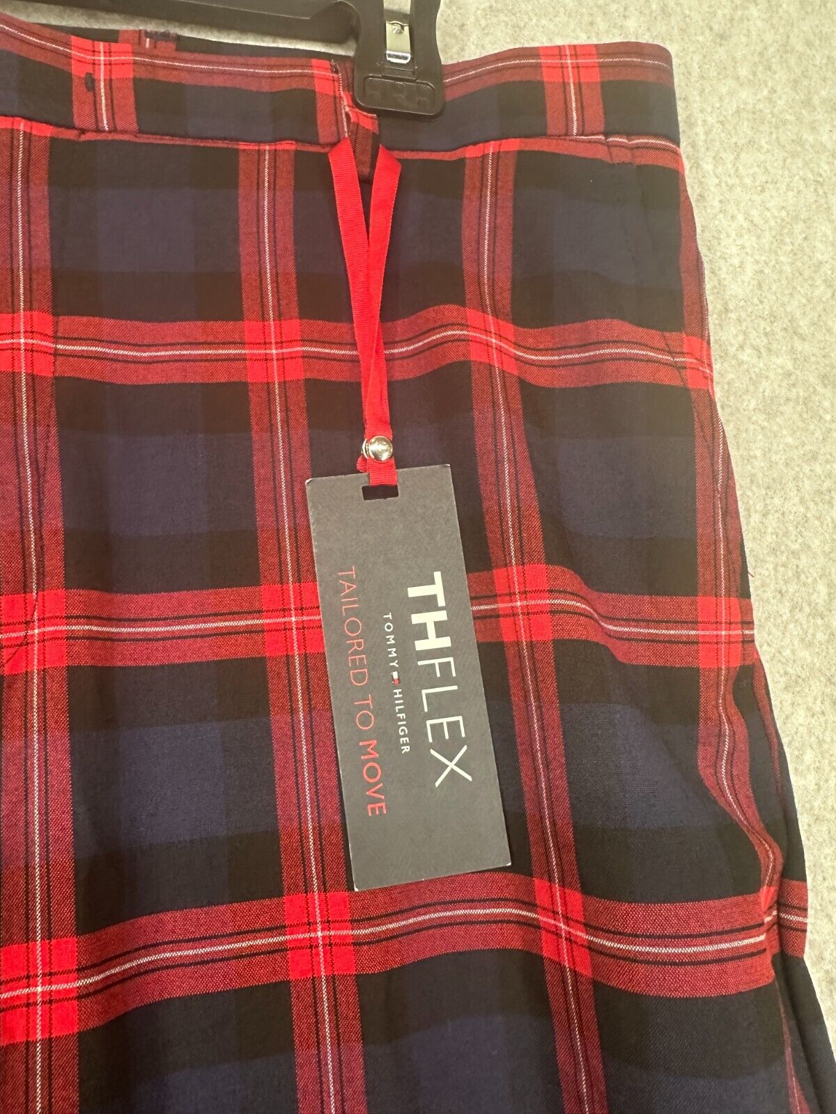 TOMMY HILFIGER Dress Pants Mens Size 34x32 Red Navy Plaid Modern Fit NWOT $95